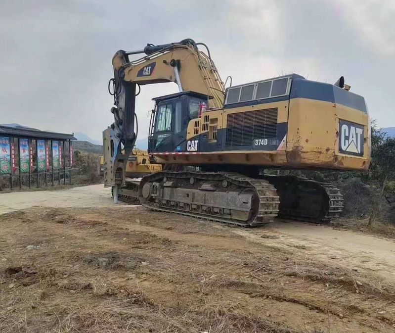 2014 year used CAT 374D excavator