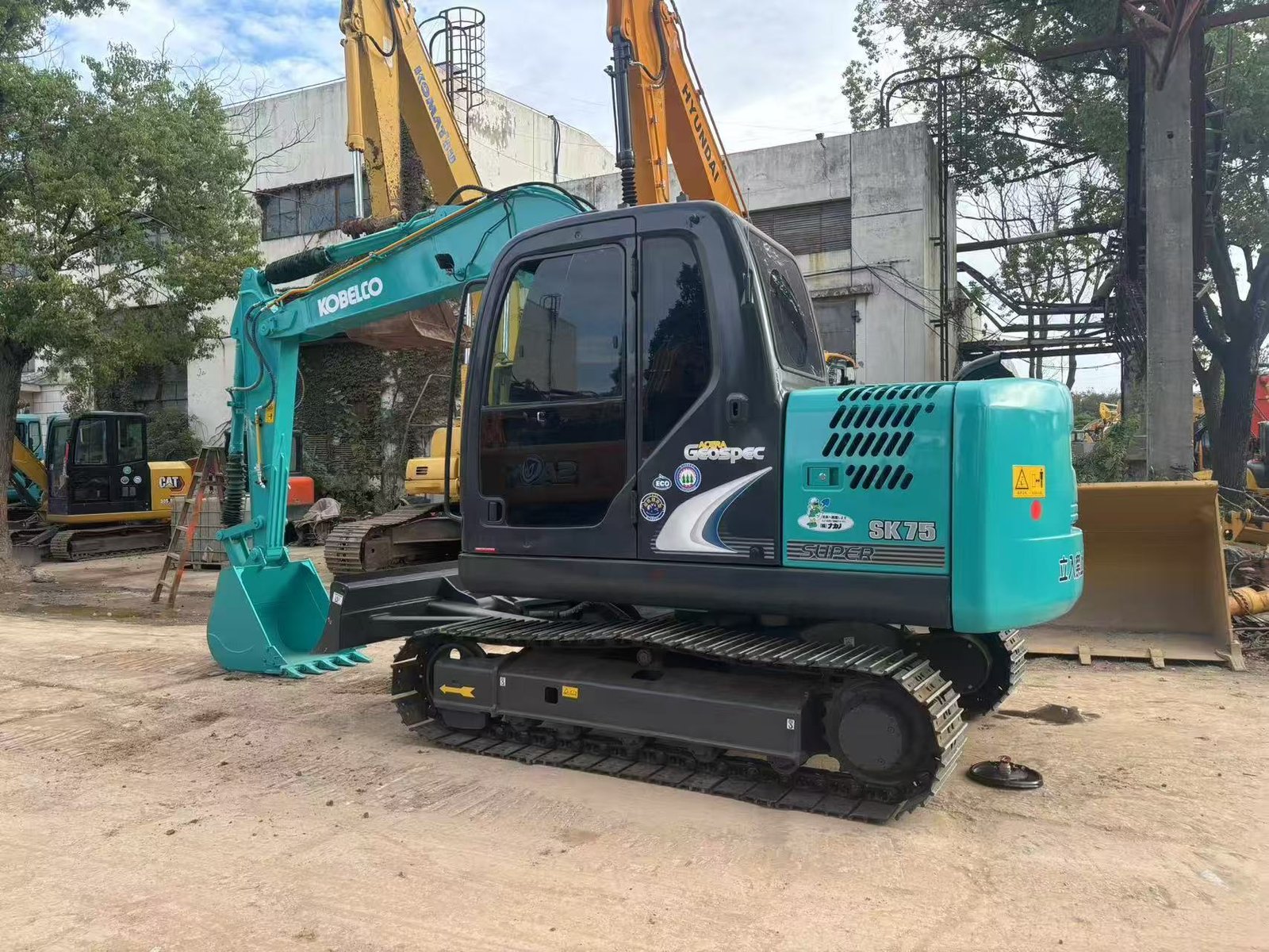 Used kobelco sk75 excavator