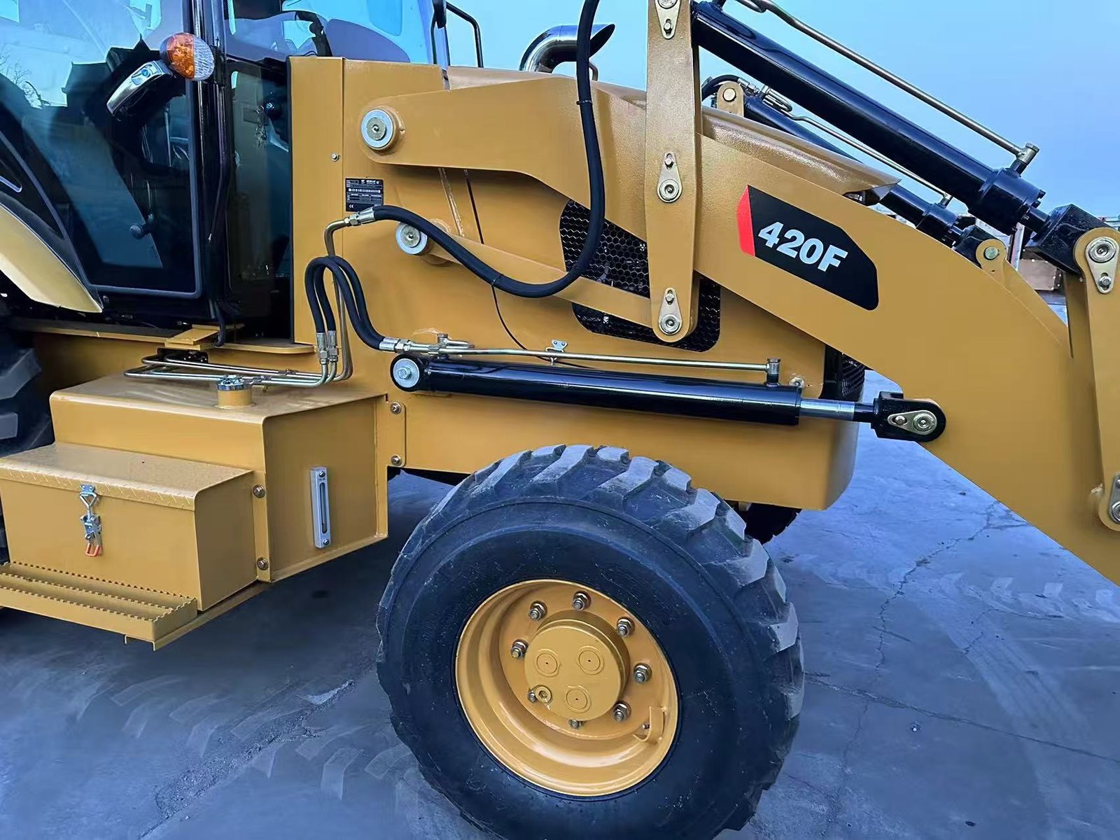 CAT 420F Backhoe3