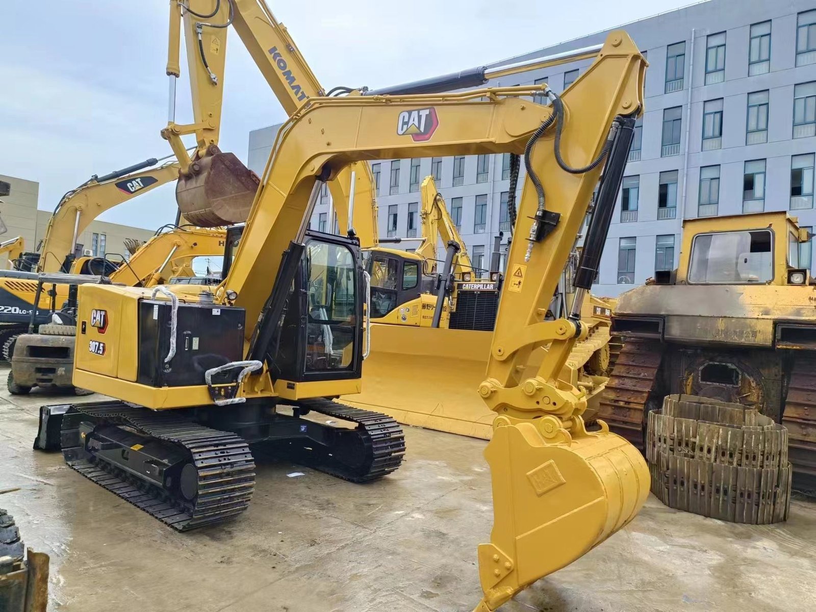 Used CAT 307.5 excavator