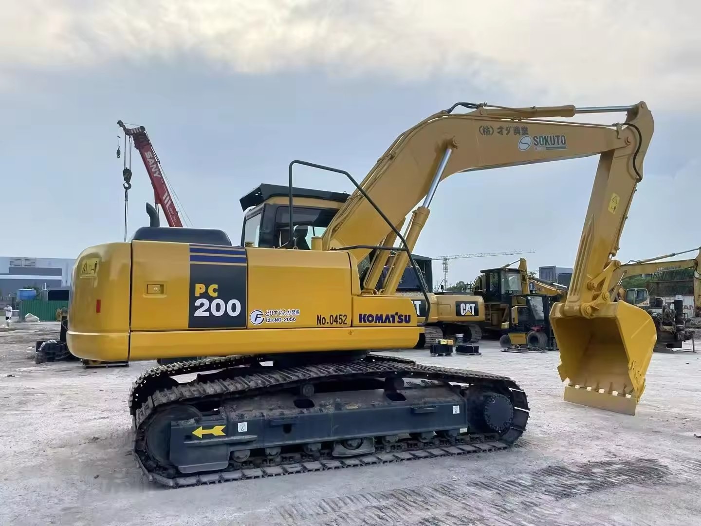Used komatsu pc200-7 excavator