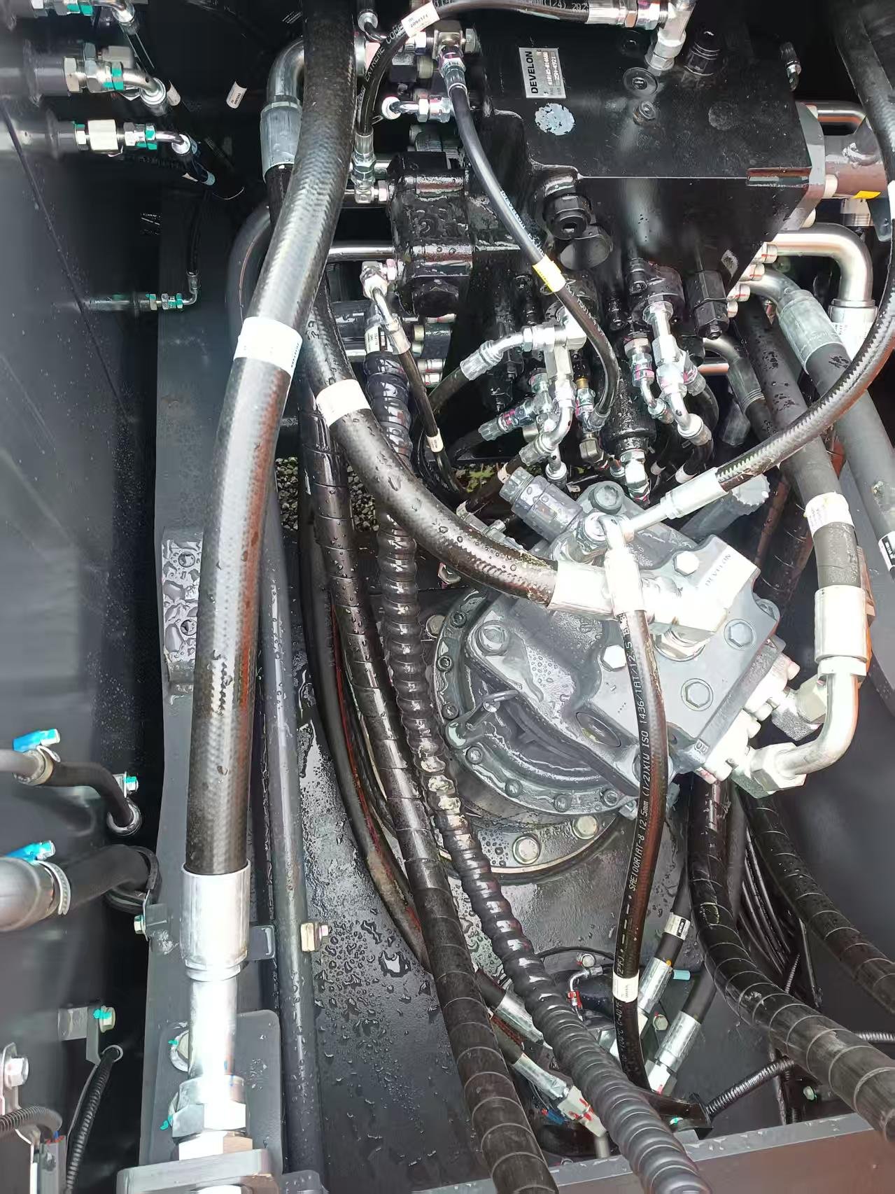 DEVELON DX220LCA excavator4