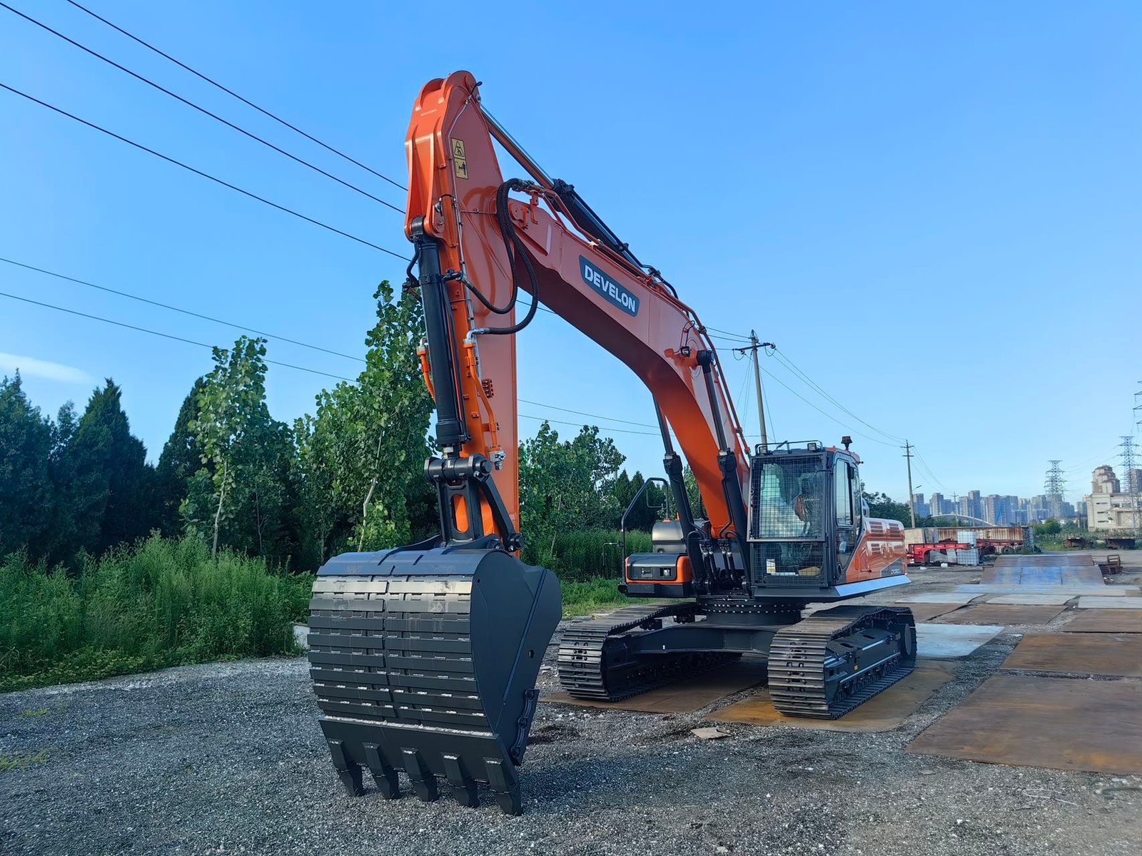 DEVELON DX360LCA excavator1
