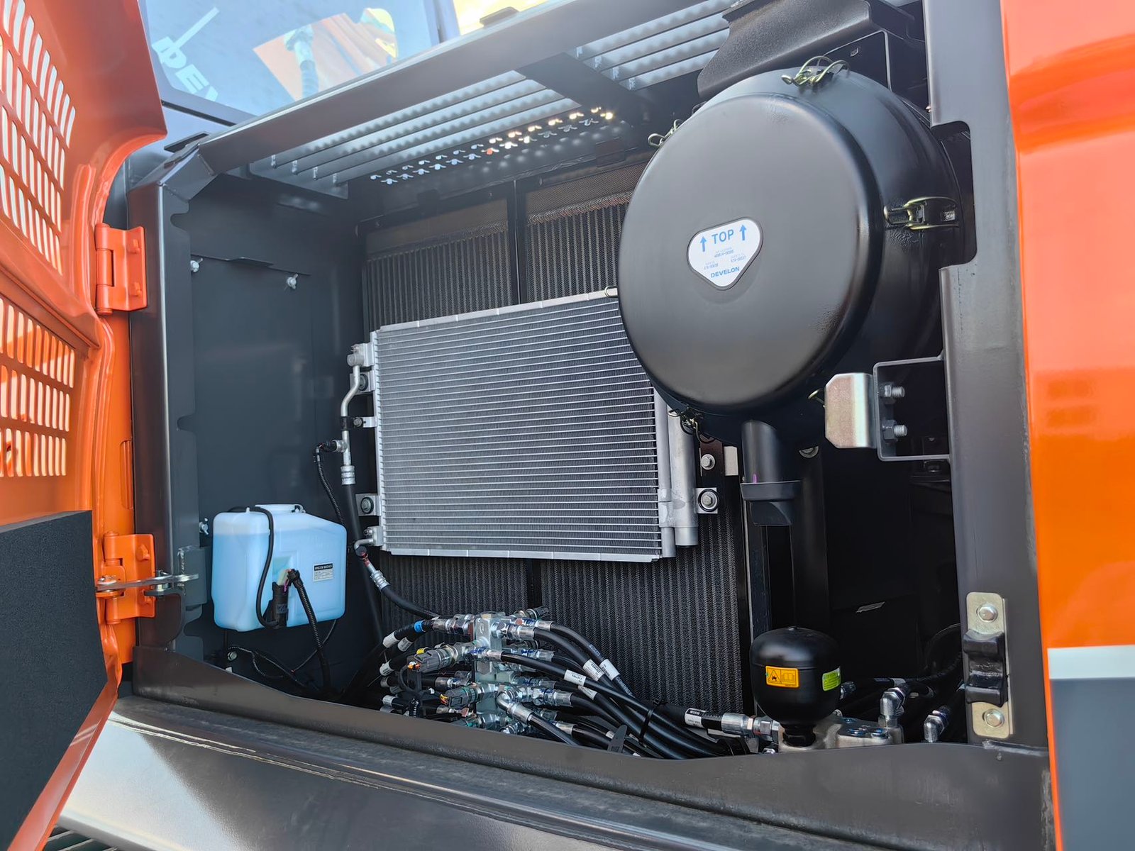 DEVELON DX360LCA excavator5