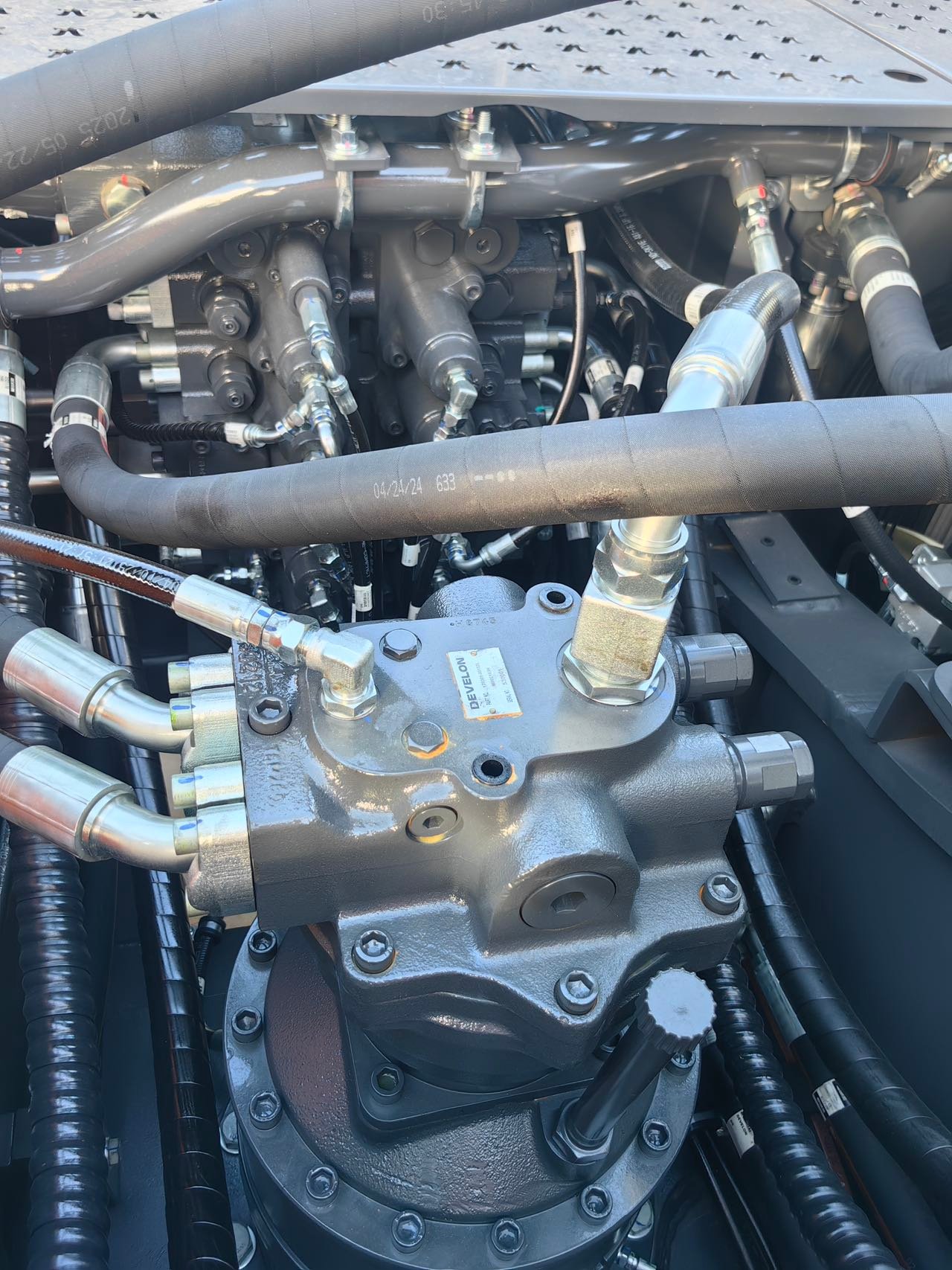 DEVELON DX360LCA excavator8