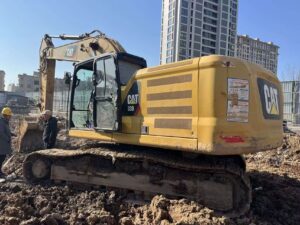 2019 year CAT 330 excavator